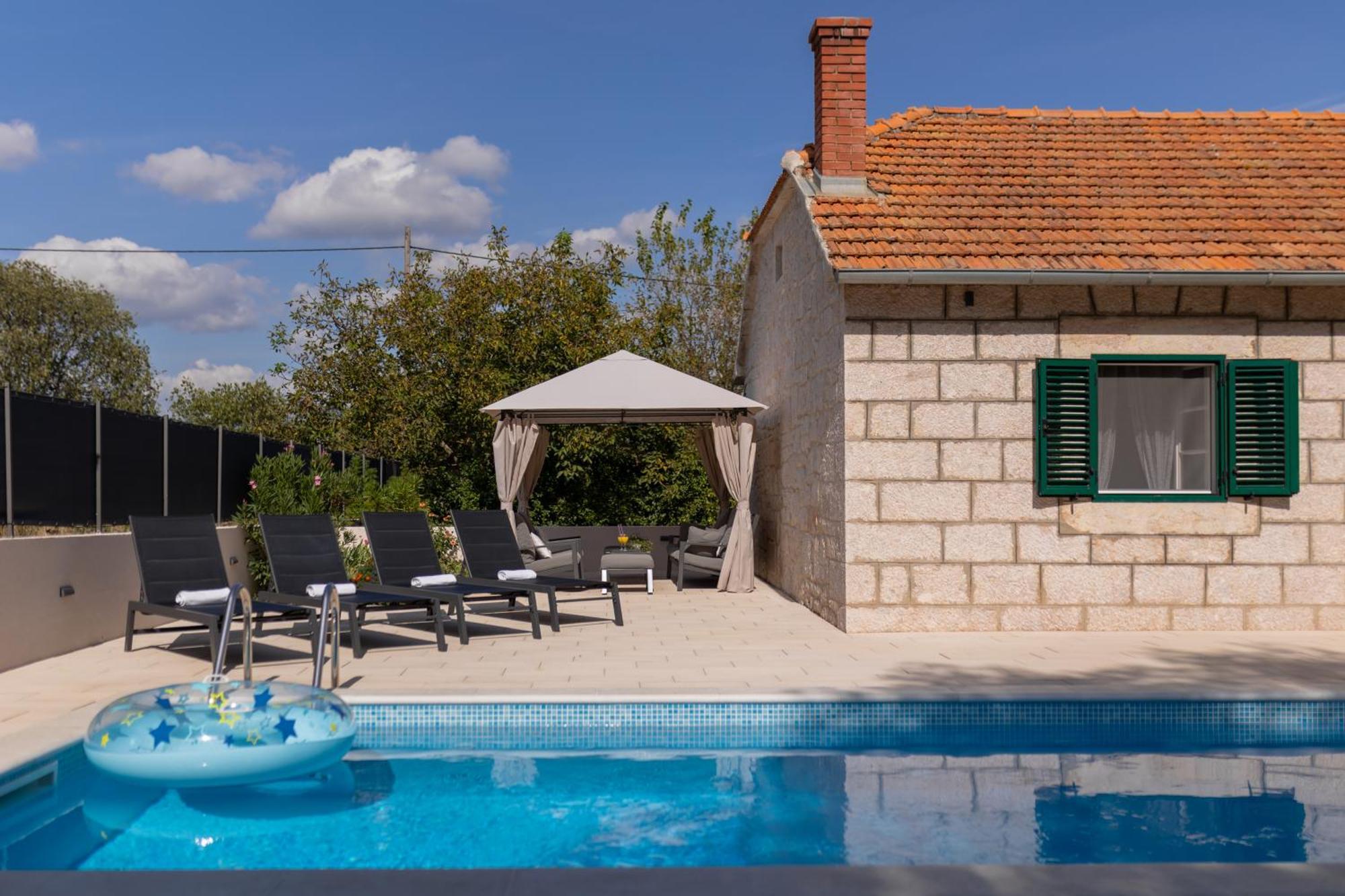 Experience Village Life - Jokini Dvori With Private Pool Pakovo Selo Exterior photo